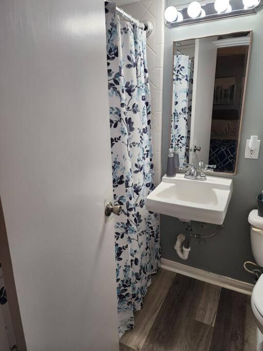 Blue Shark *W7* @ Montrose 1Br Private King Loft Appartement Houston Buitenkant foto